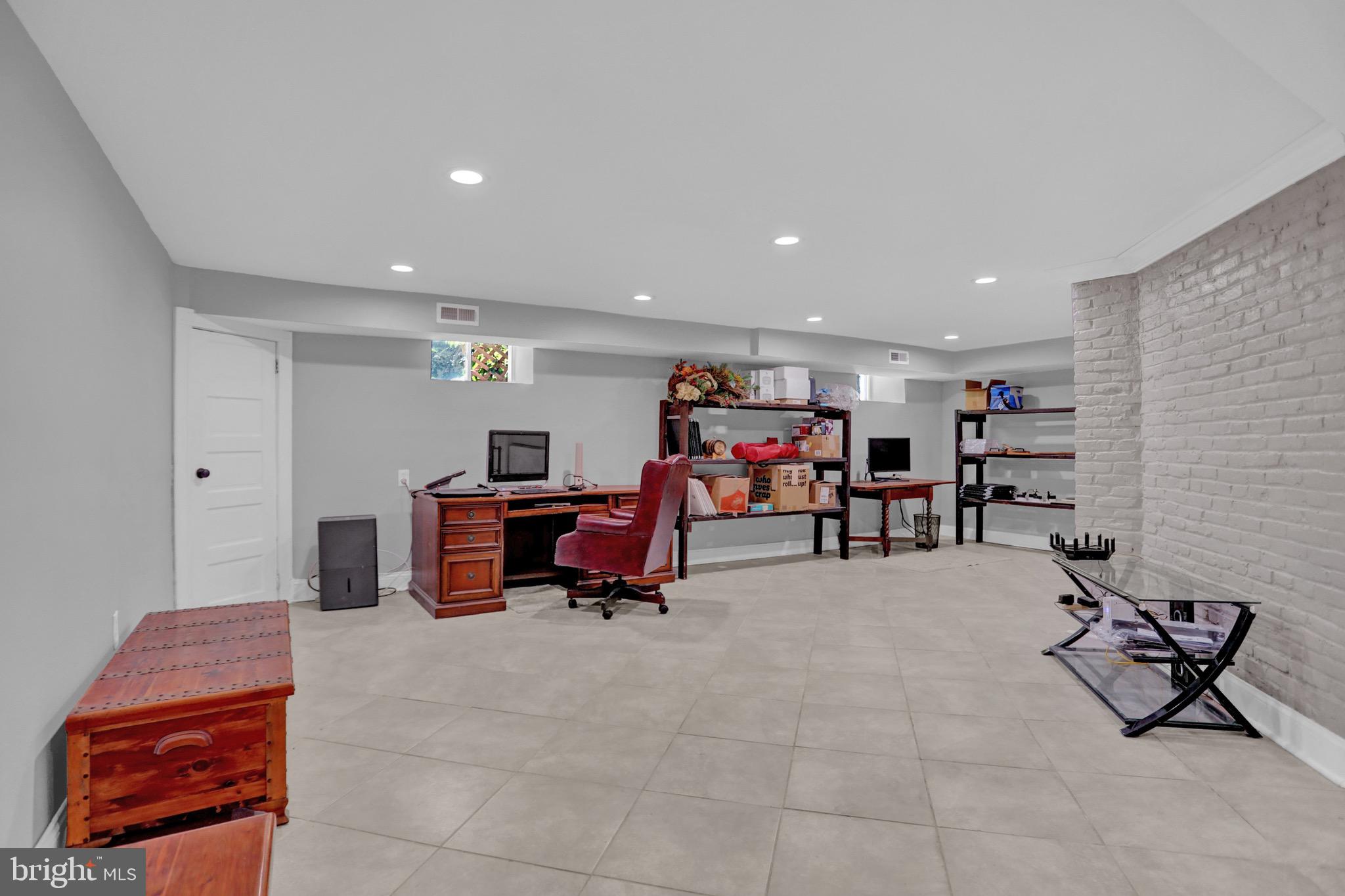 6010 York Rd