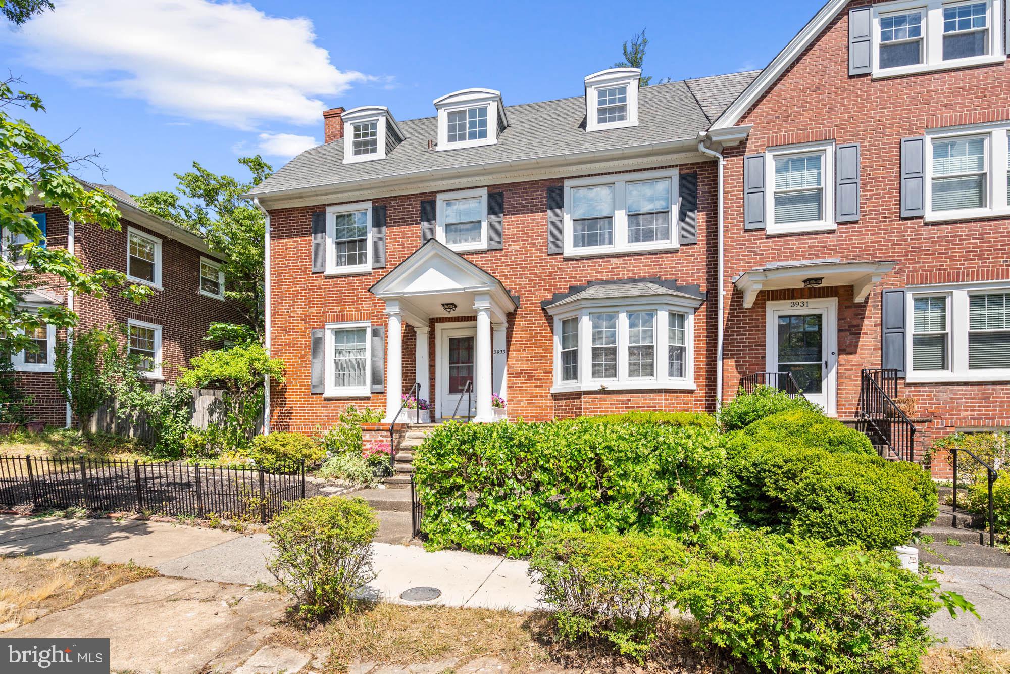 3933 Canterbury Rd