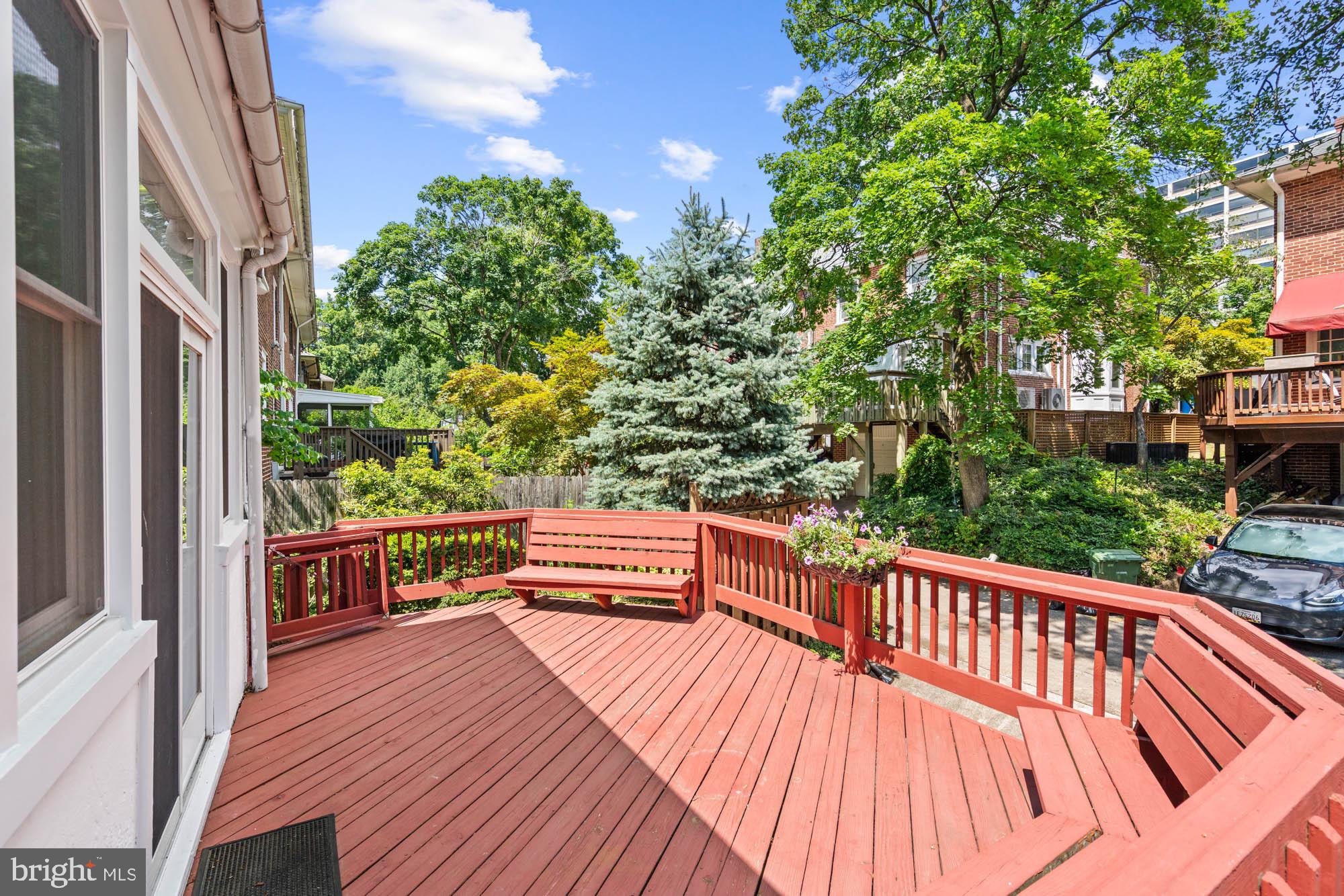 3933 Canterbury Rd