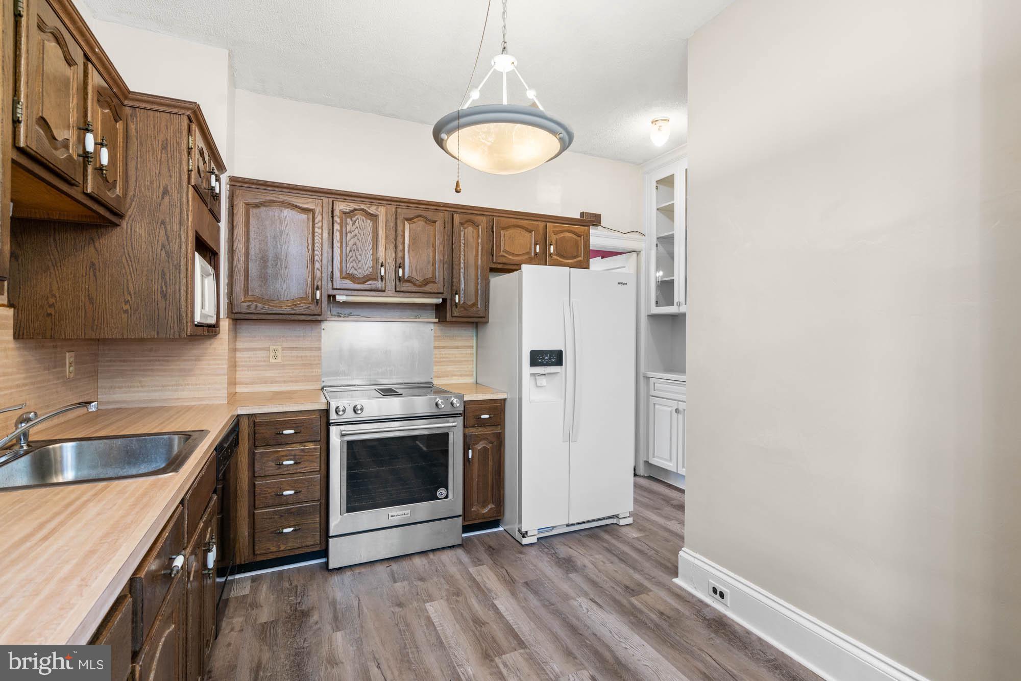 3933 Canterbury Rd