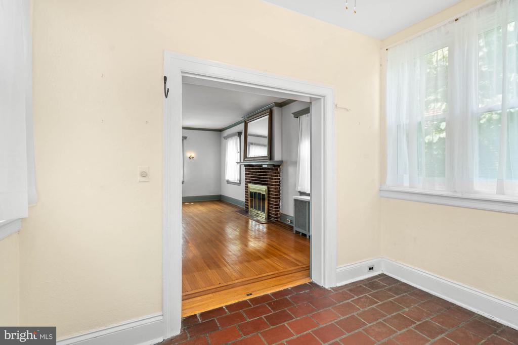 3933 Canterbury Rd