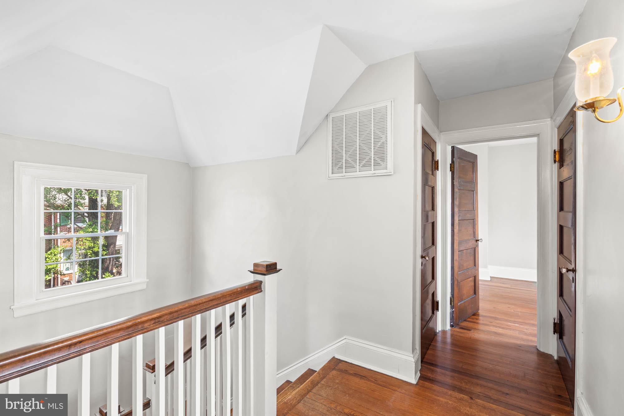 3933 Canterbury Rd
