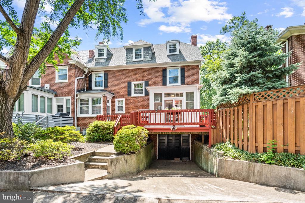 3933 Canterbury Rd