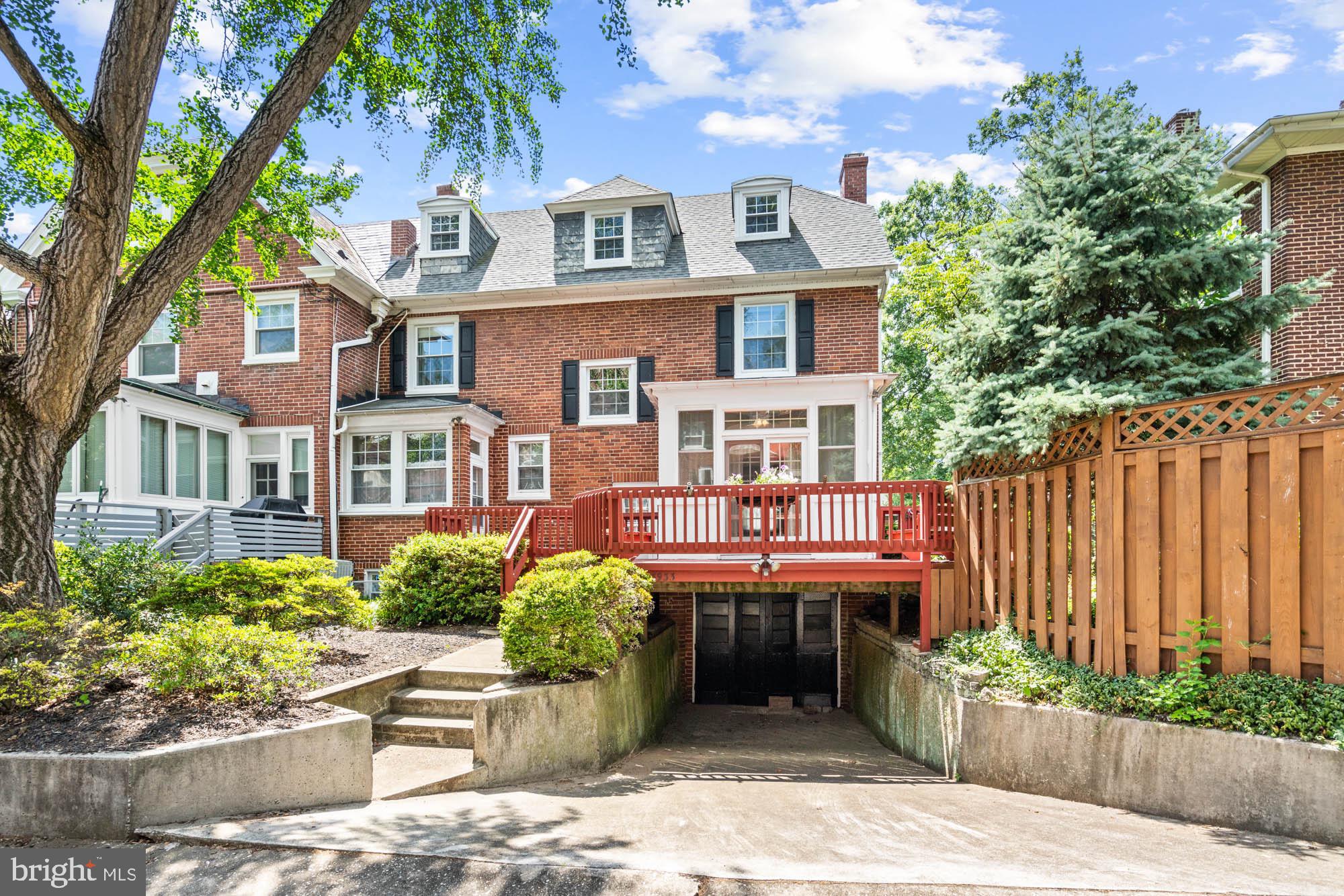 3933 Canterbury Rd