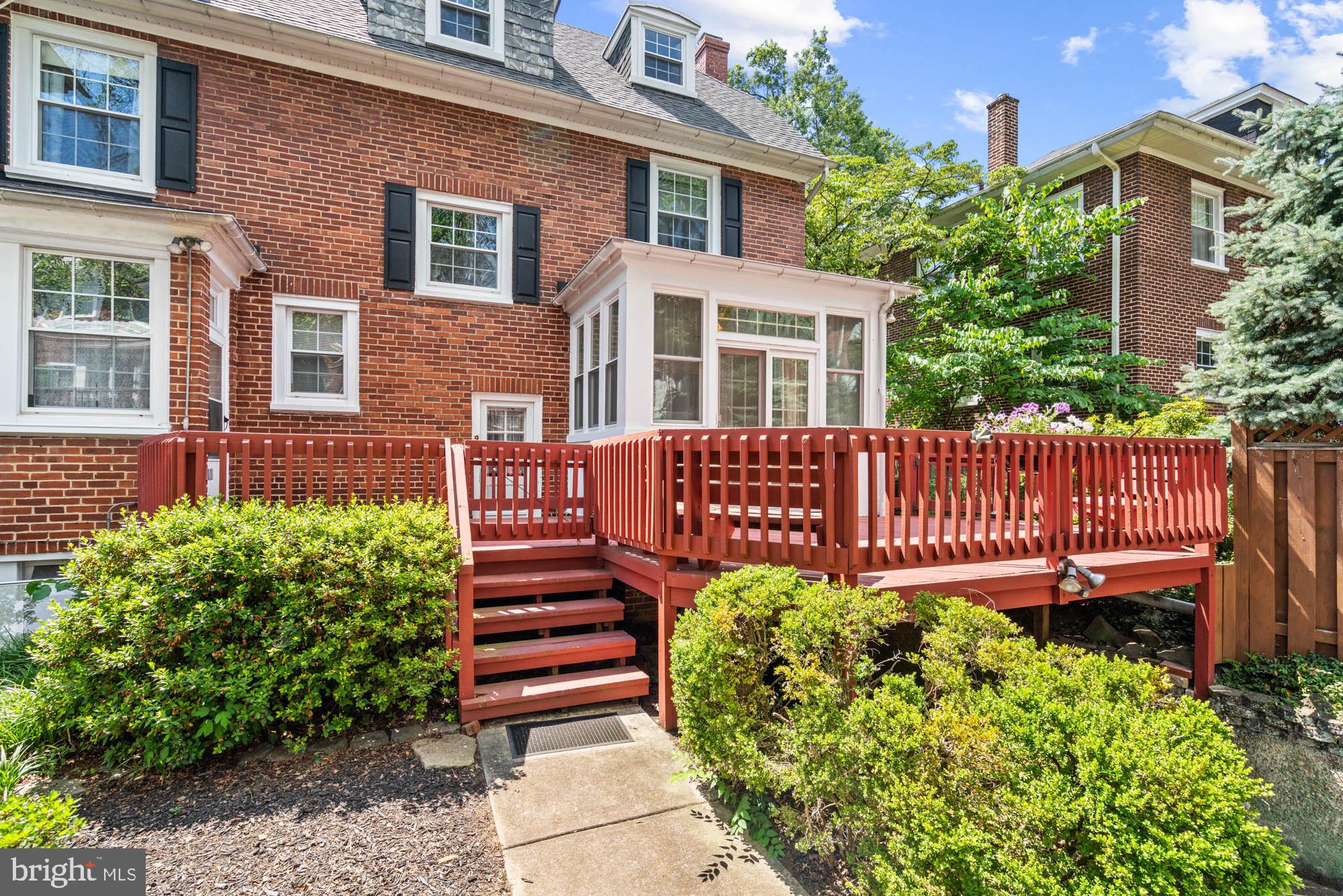 3933 Canterbury Rd