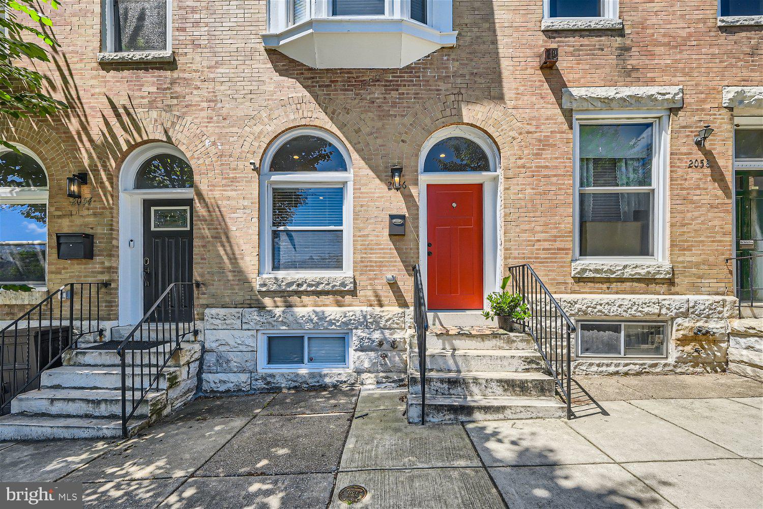 2056 LINDEN AVE