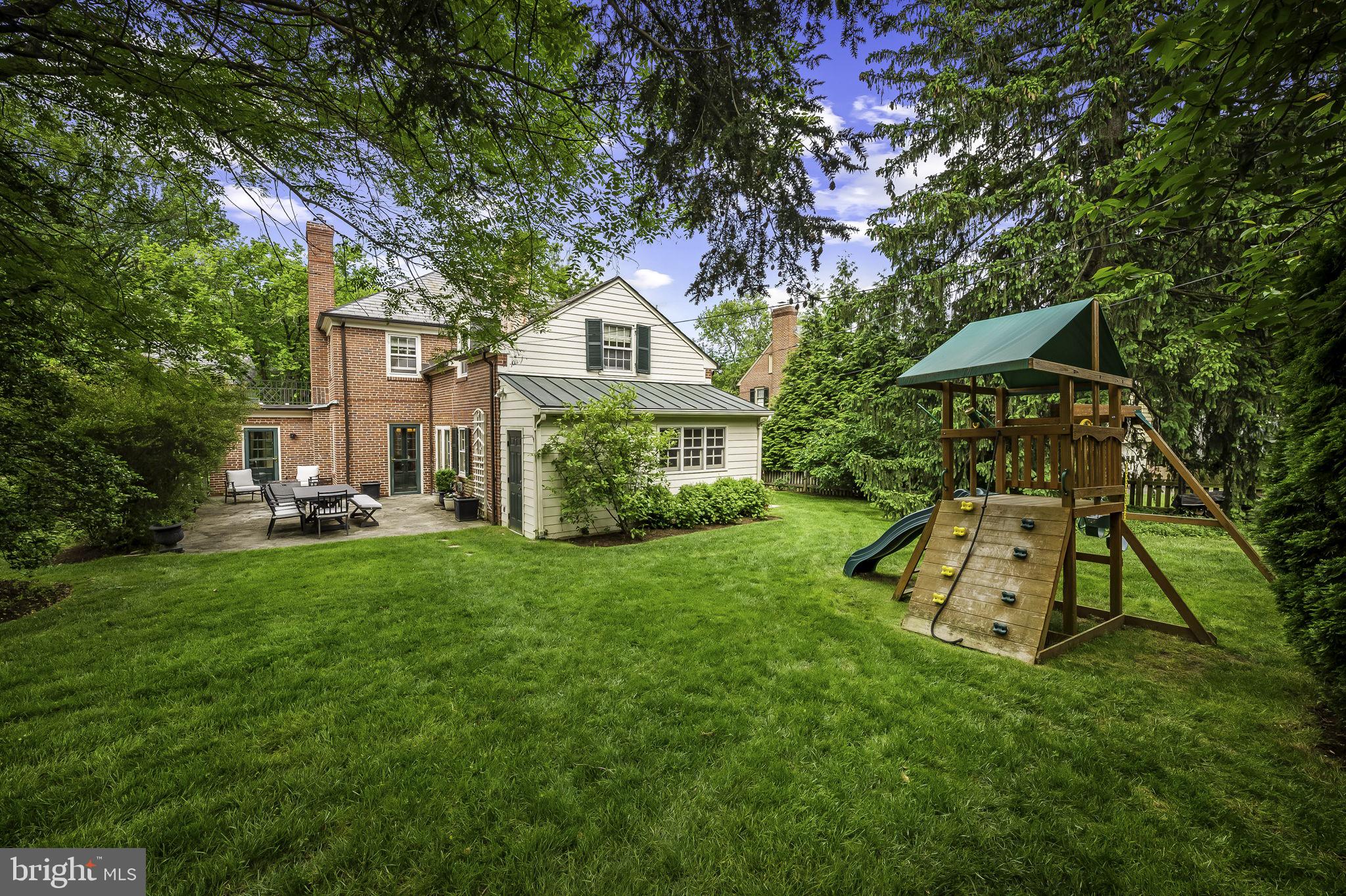 203 Saint Dunstans Rd