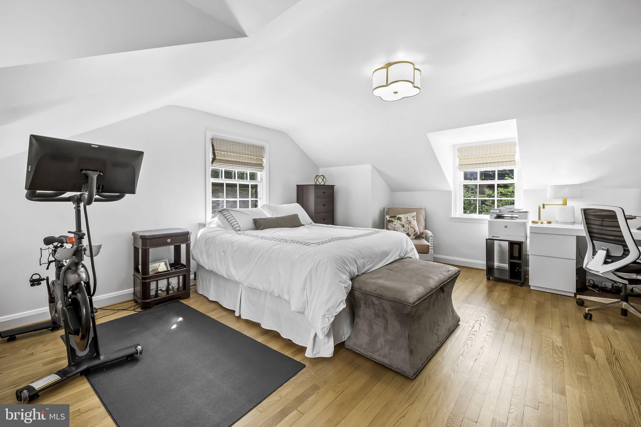 203 Saint Dunstans Rd