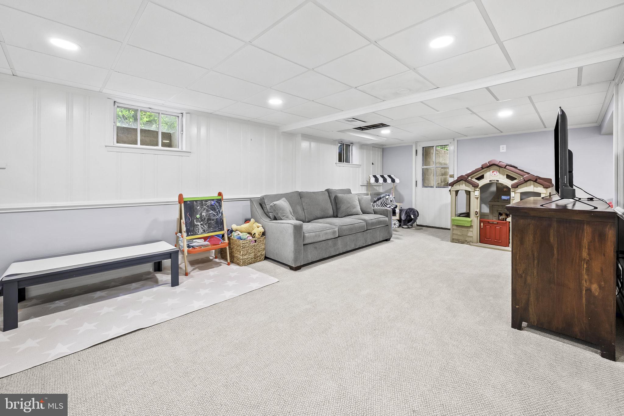 203 Saint Dunstans Rd