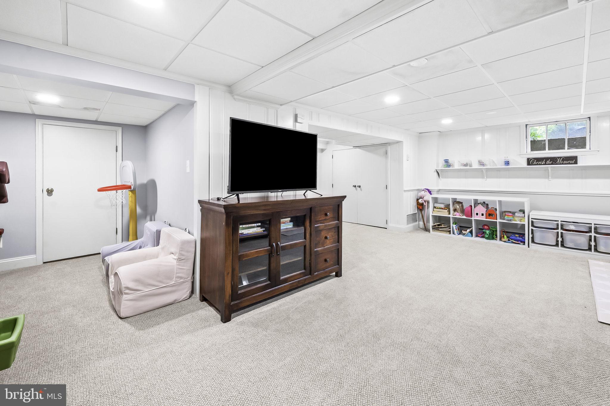 203 Saint Dunstans Rd