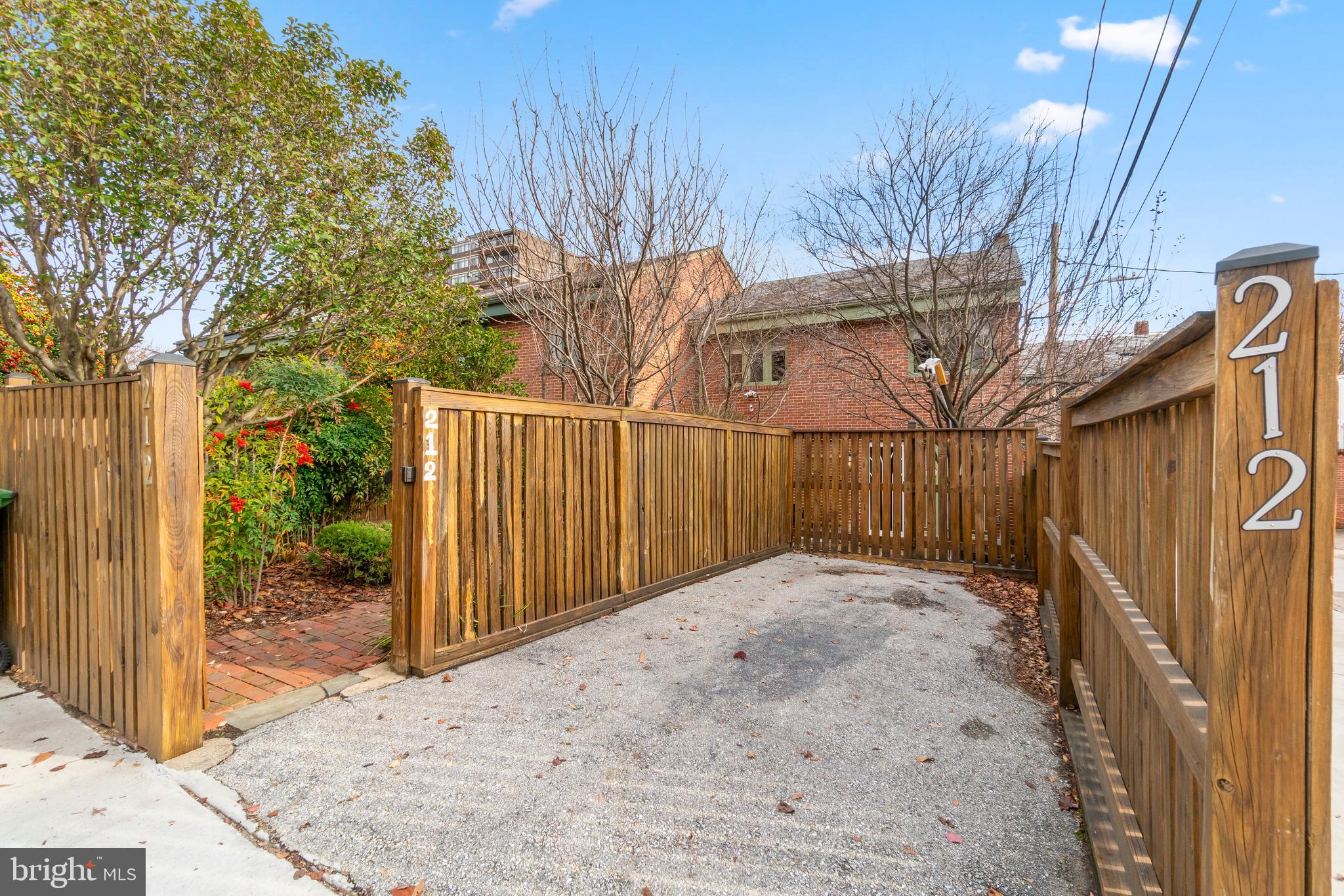 212 Bolton Pl