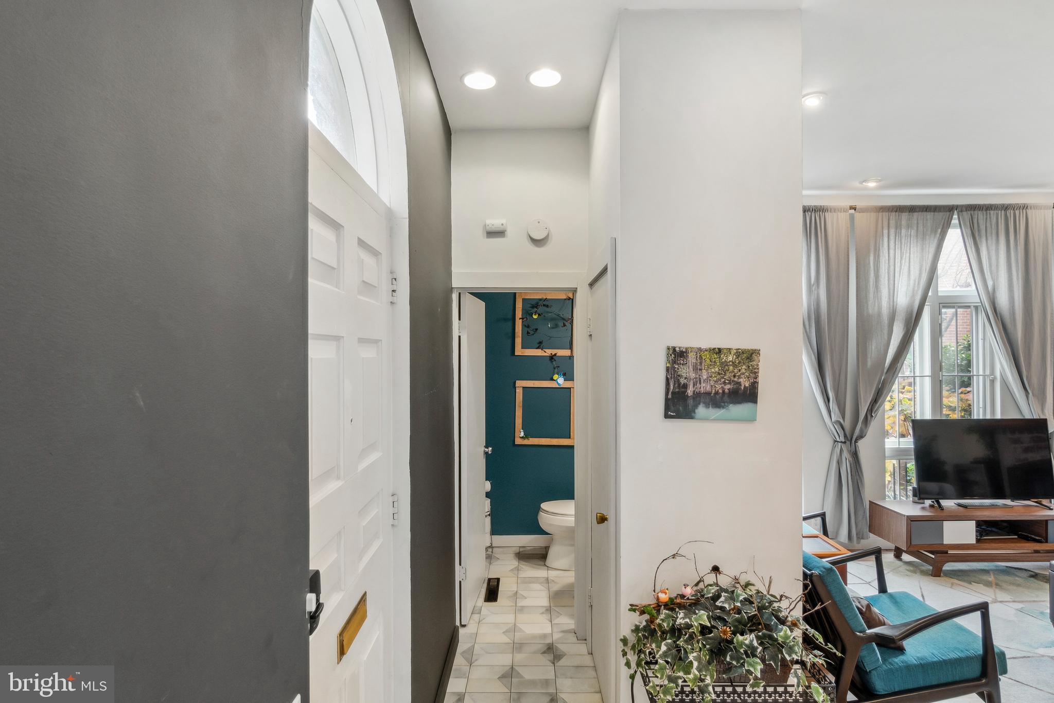 212 Bolton Pl