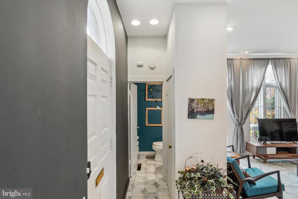 212 Bolton Pl
