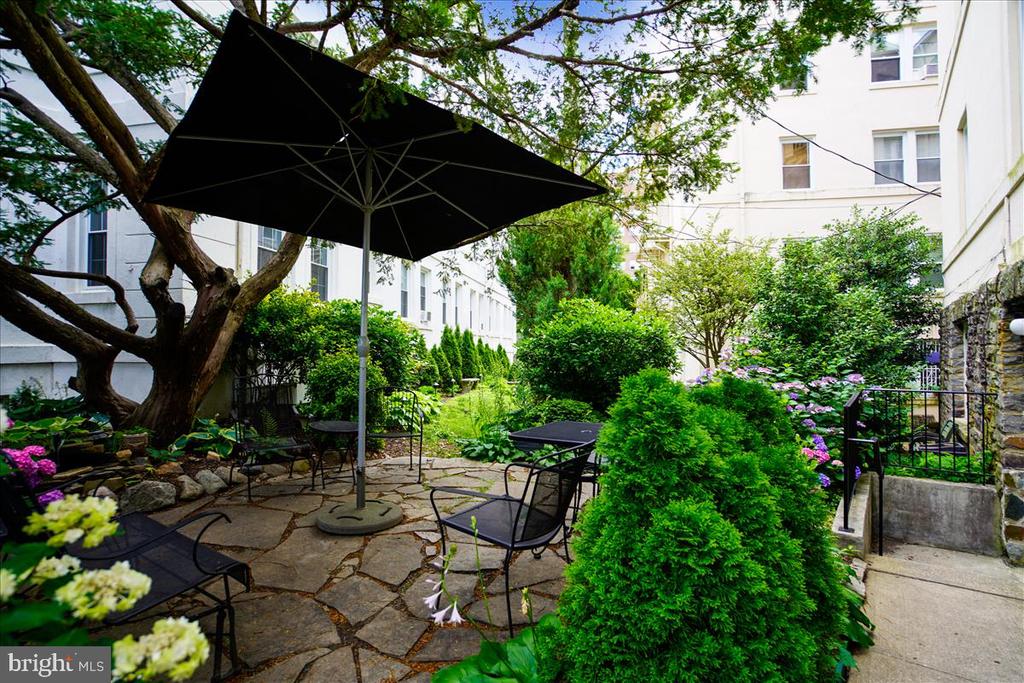 3405 GREENWAY #2