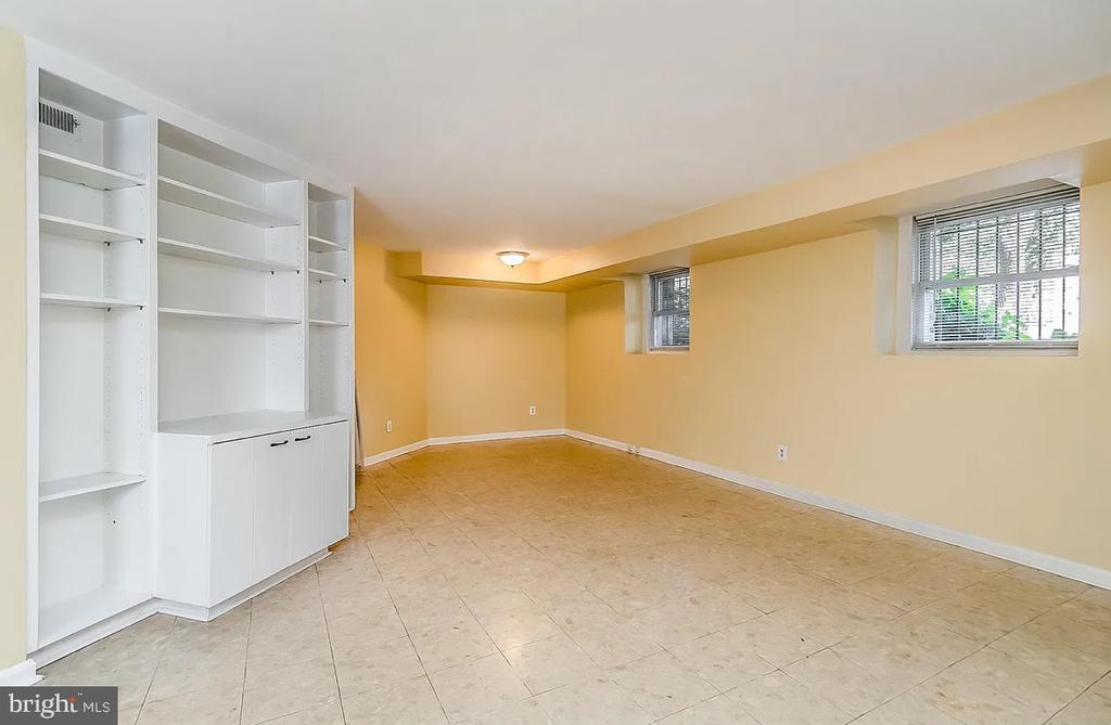 3405 GREENWAY #2