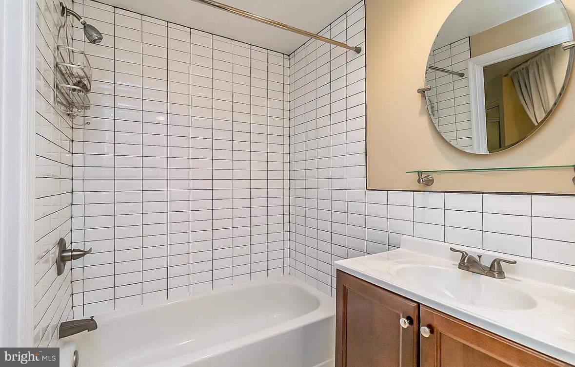 3405 GREENWAY #2