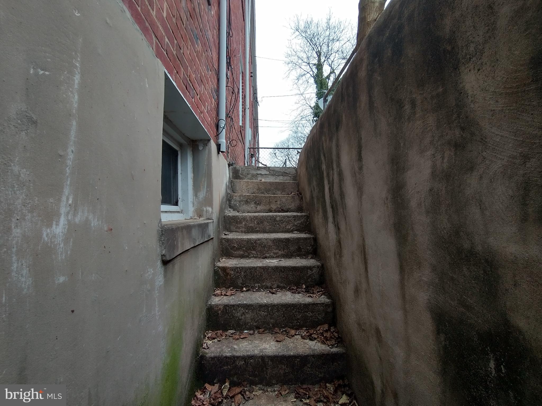 6139 Chinquapin Pkwy