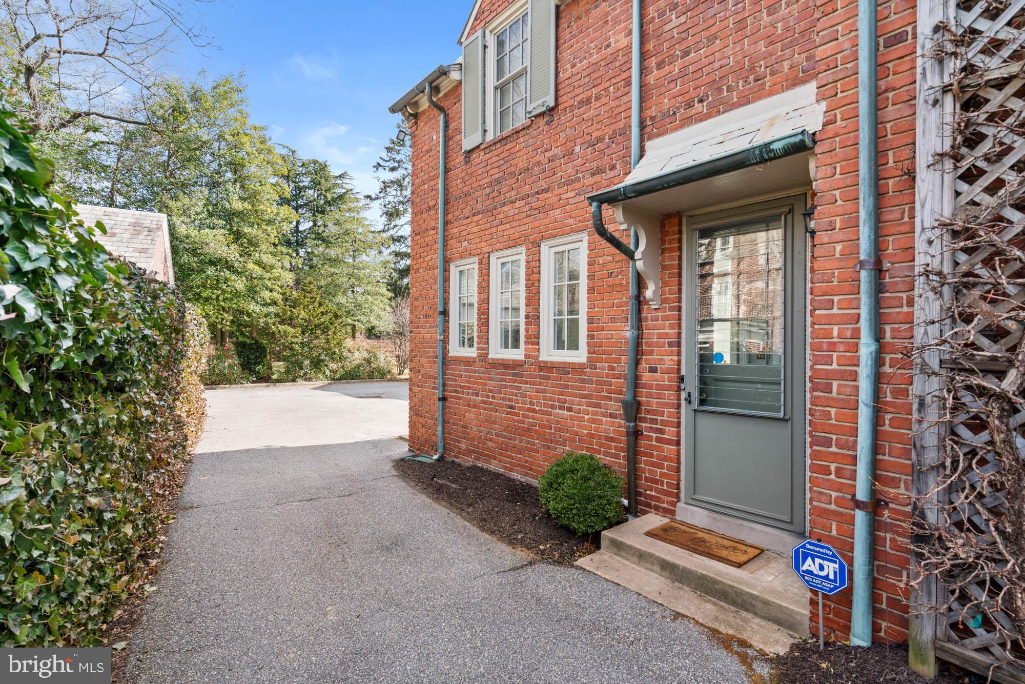 7 Charlcote Pl