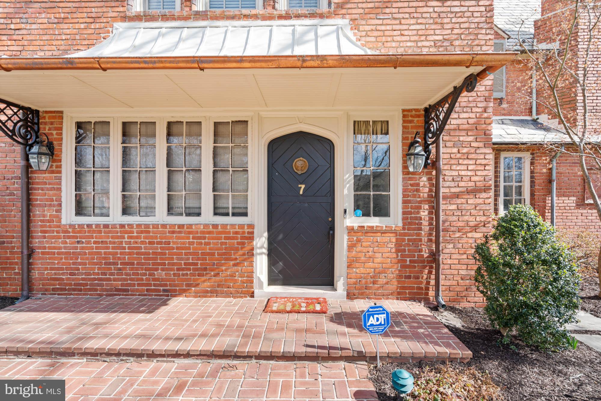 7 Charlcote Pl