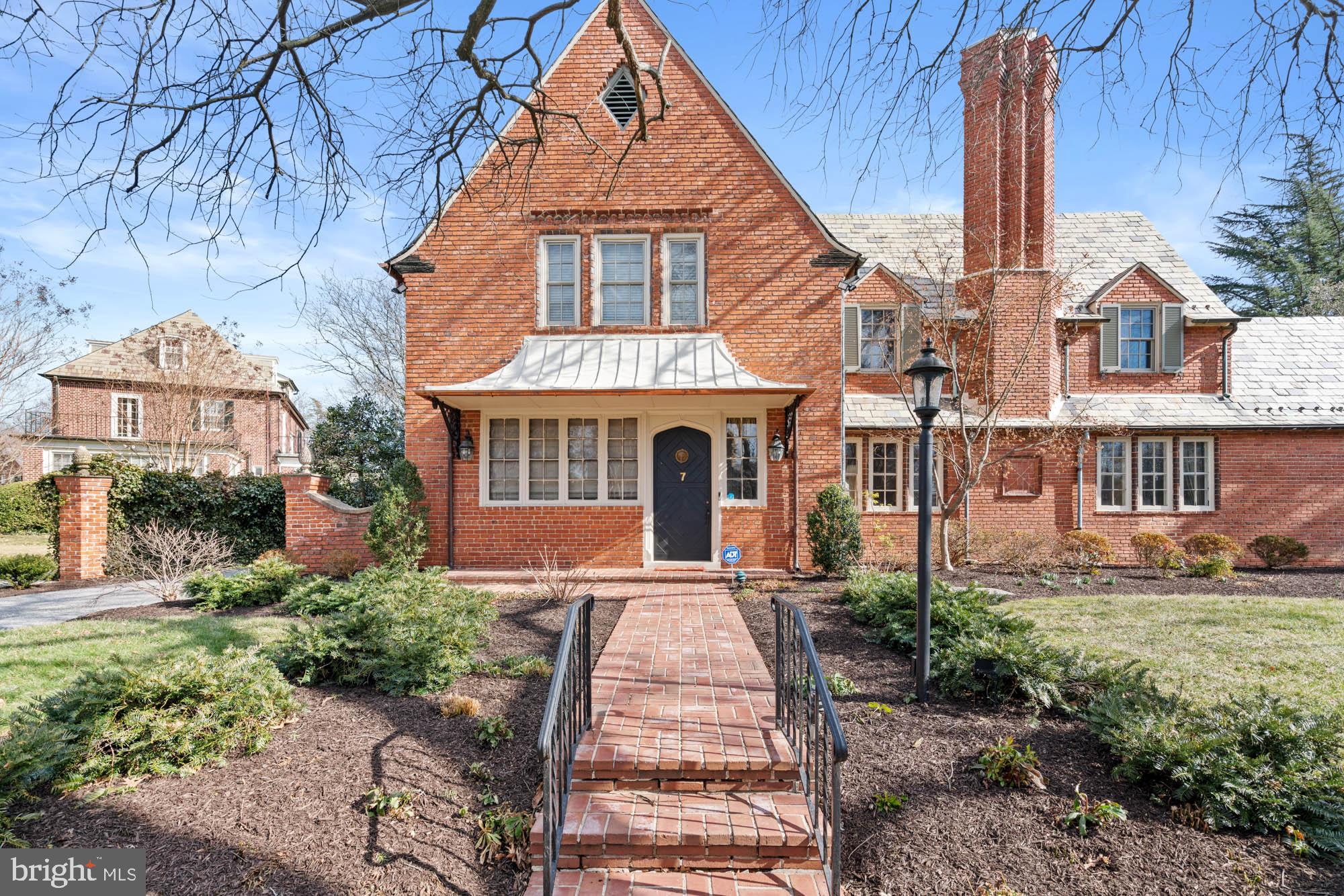 7 Charlcote Pl