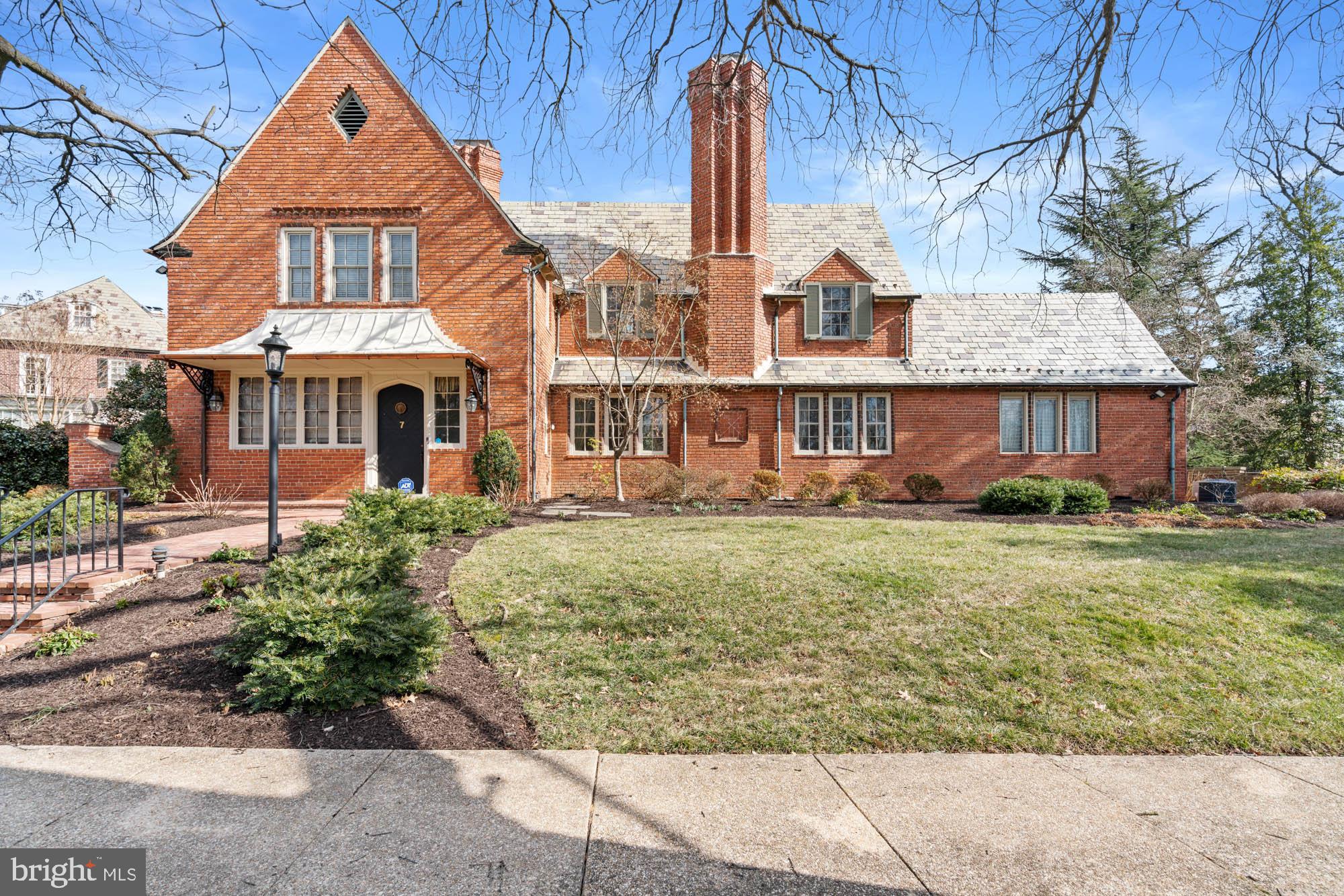 7 Charlcote Pl