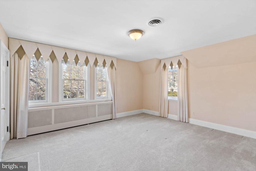 7 Charlcote Pl