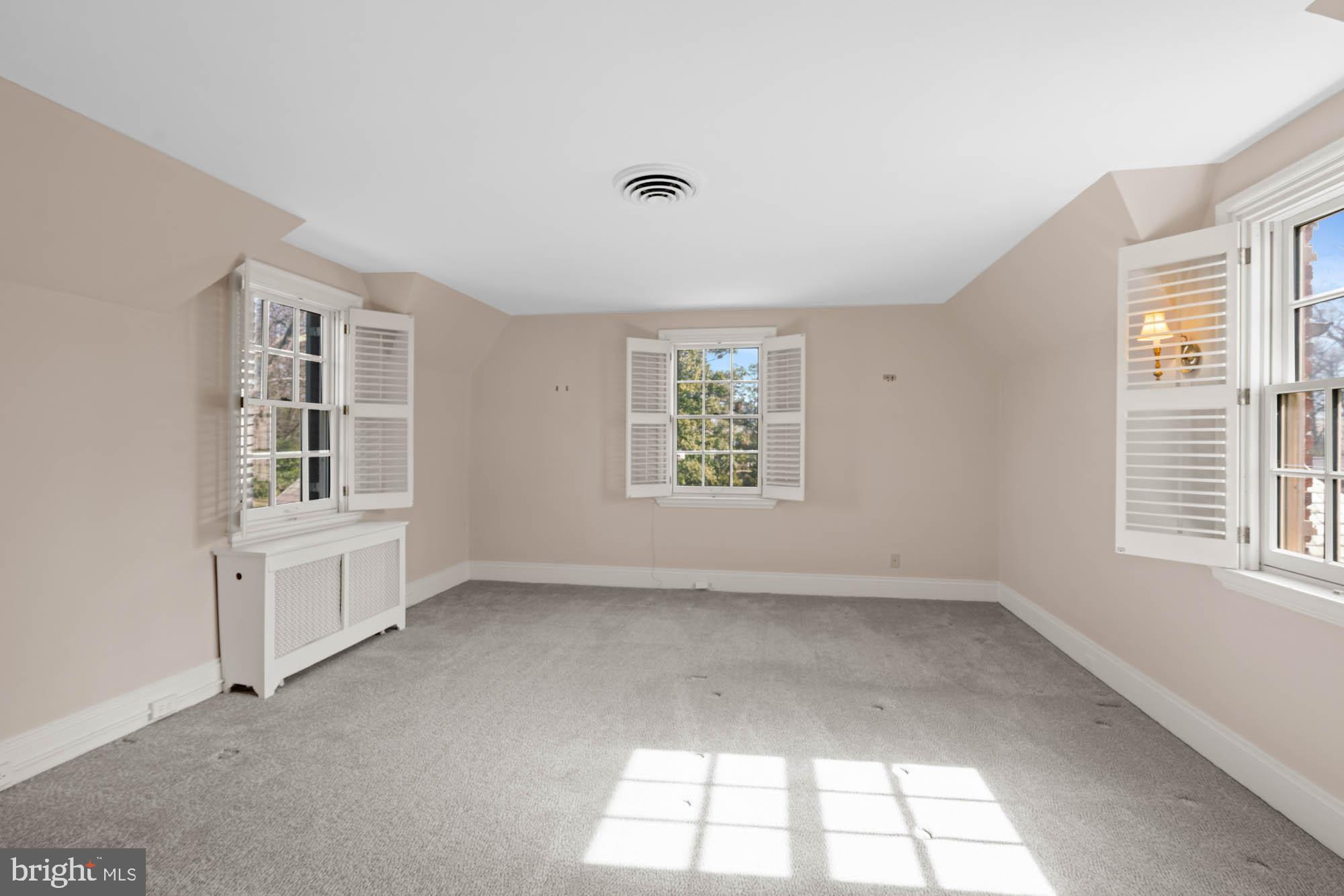 7 Charlcote Pl