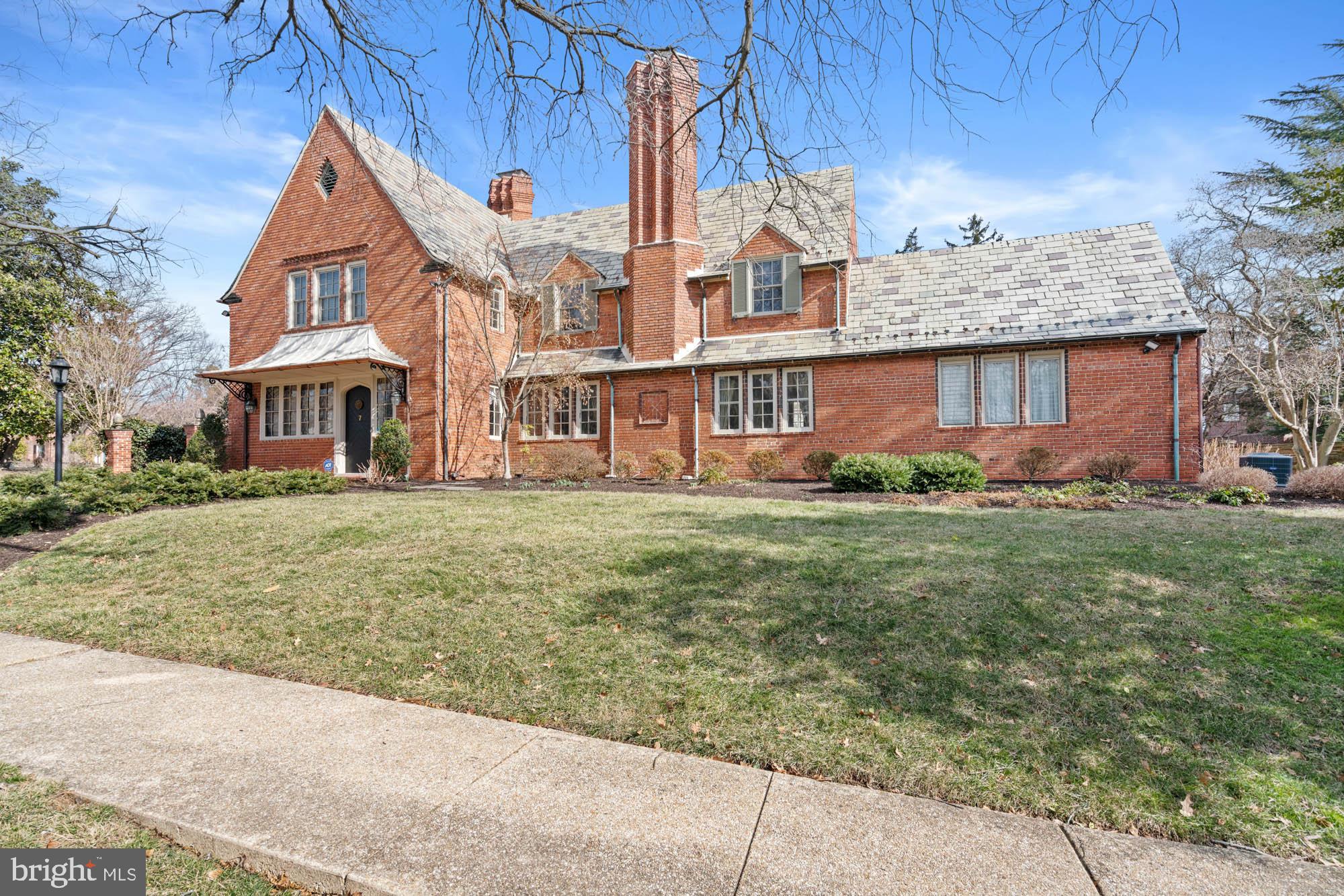 7 Charlcote Pl