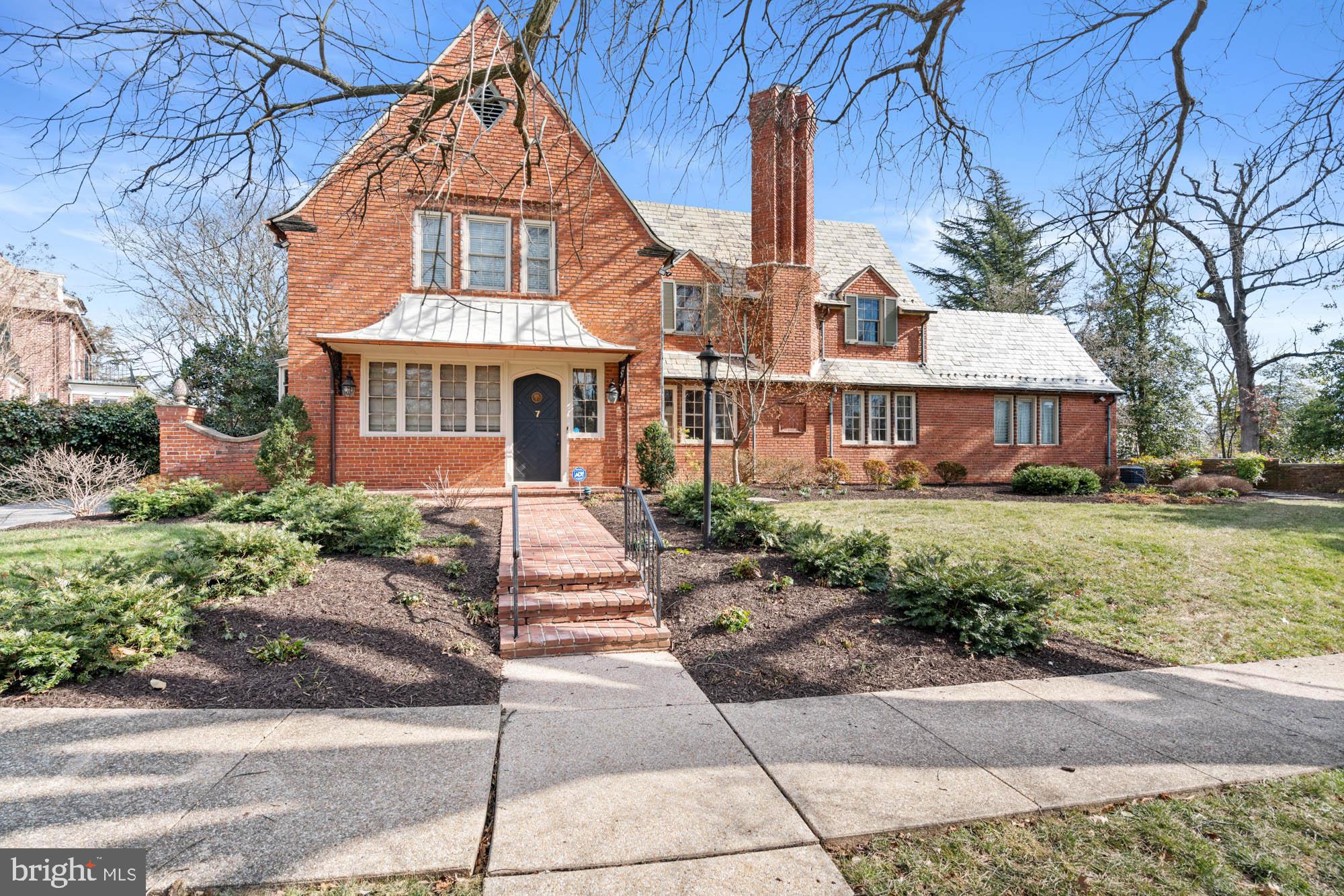 7 Charlcote Pl