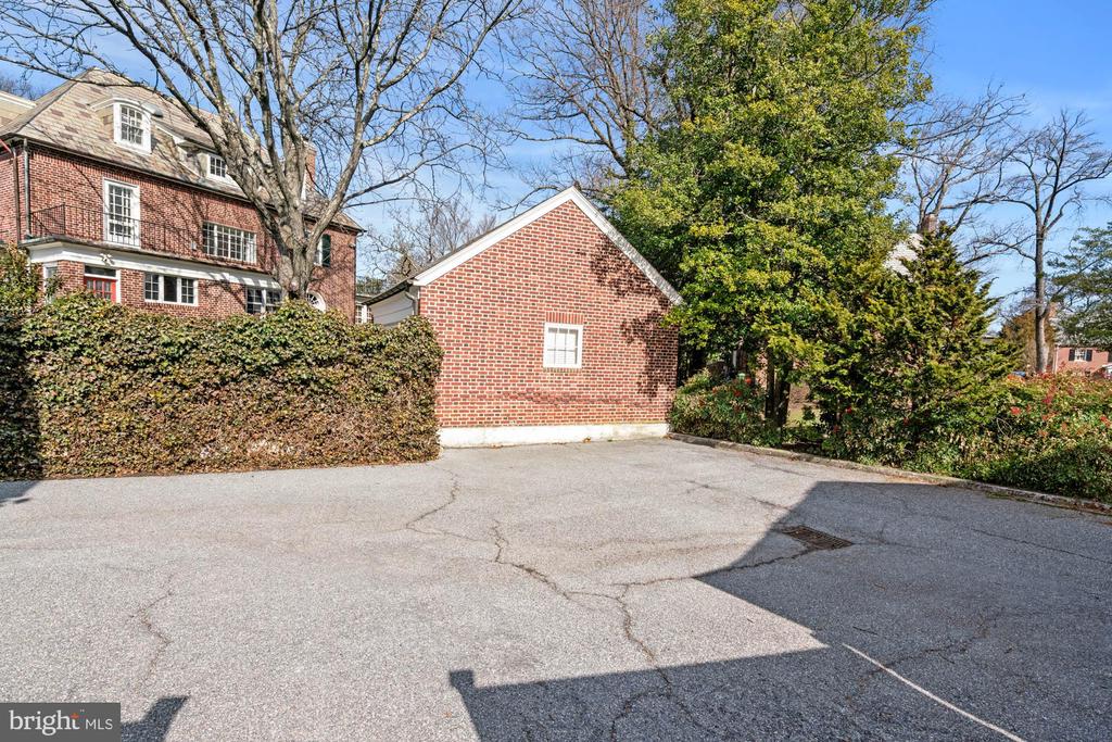 7 Charlcote Pl