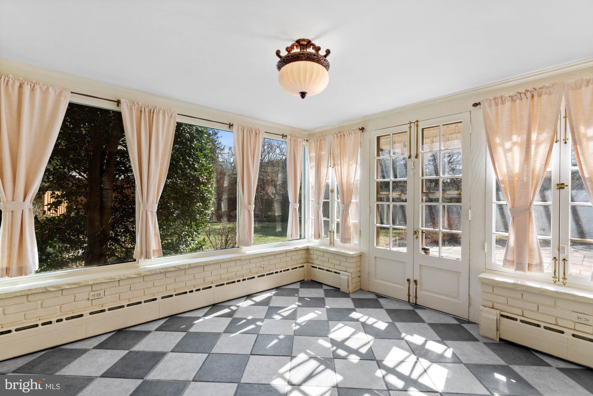 7 Charlcote Pl