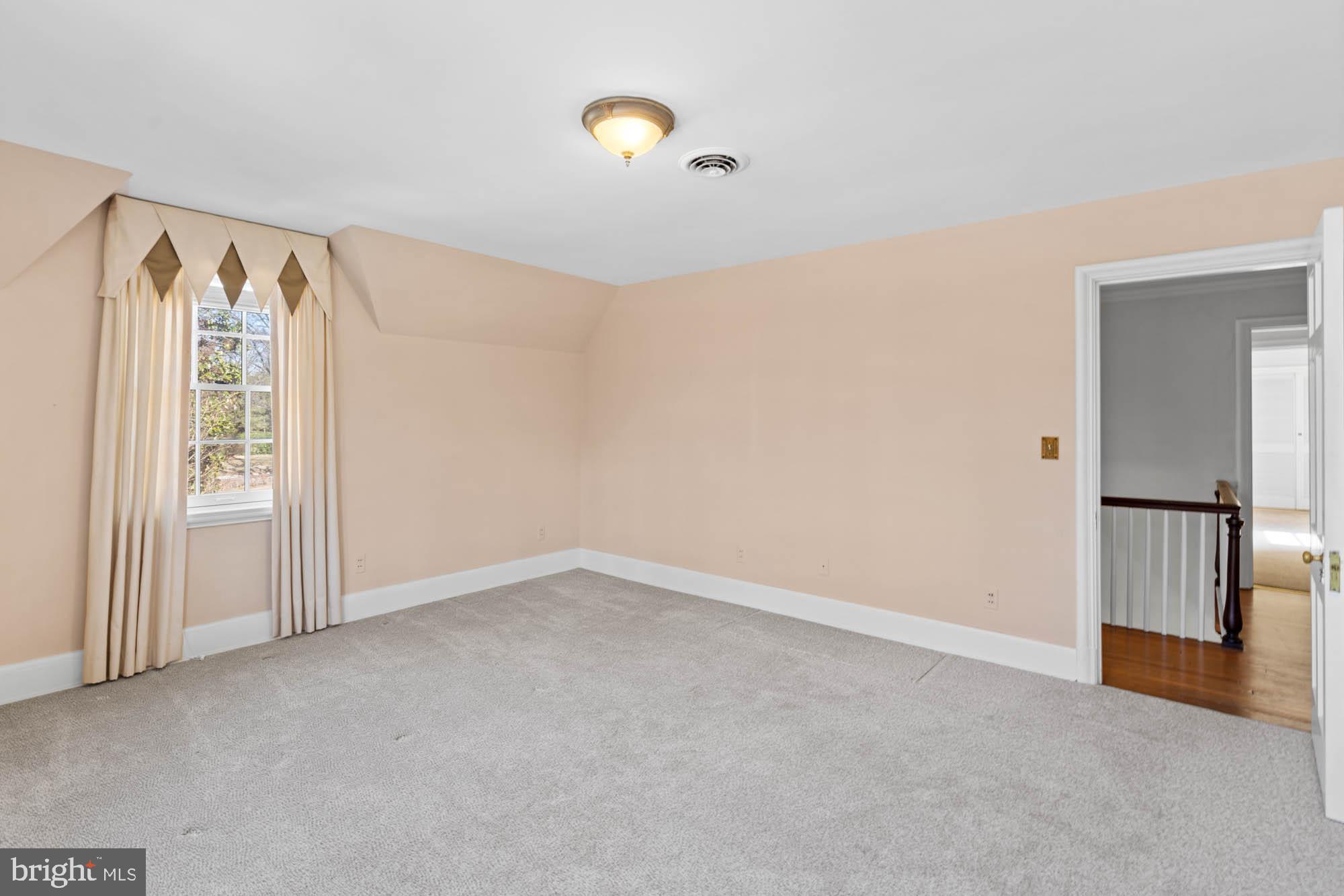 7 Charlcote Pl