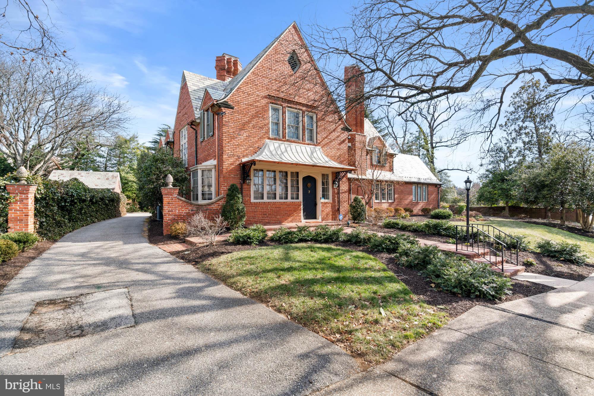 7 Charlcote Pl