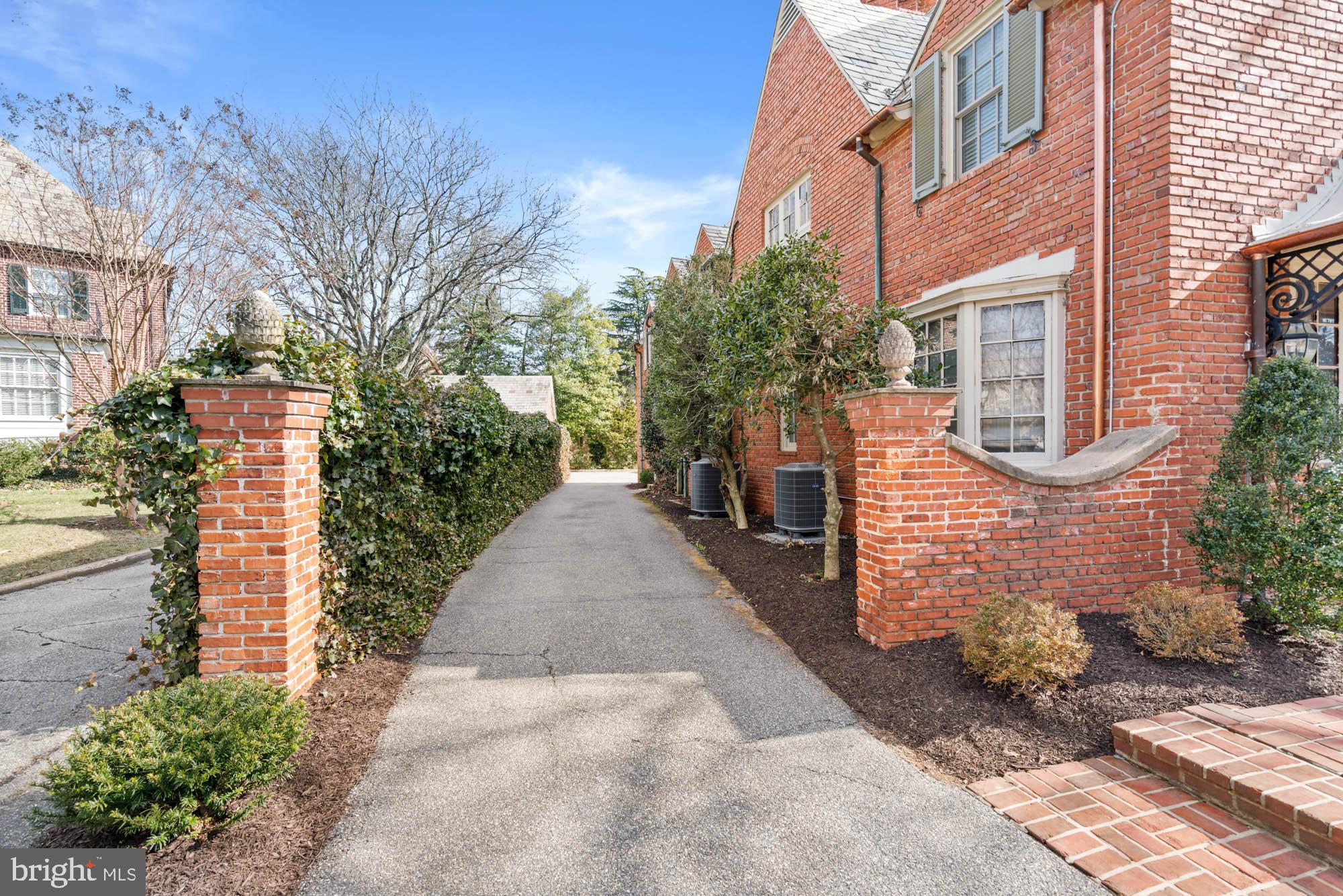 7 Charlcote Pl