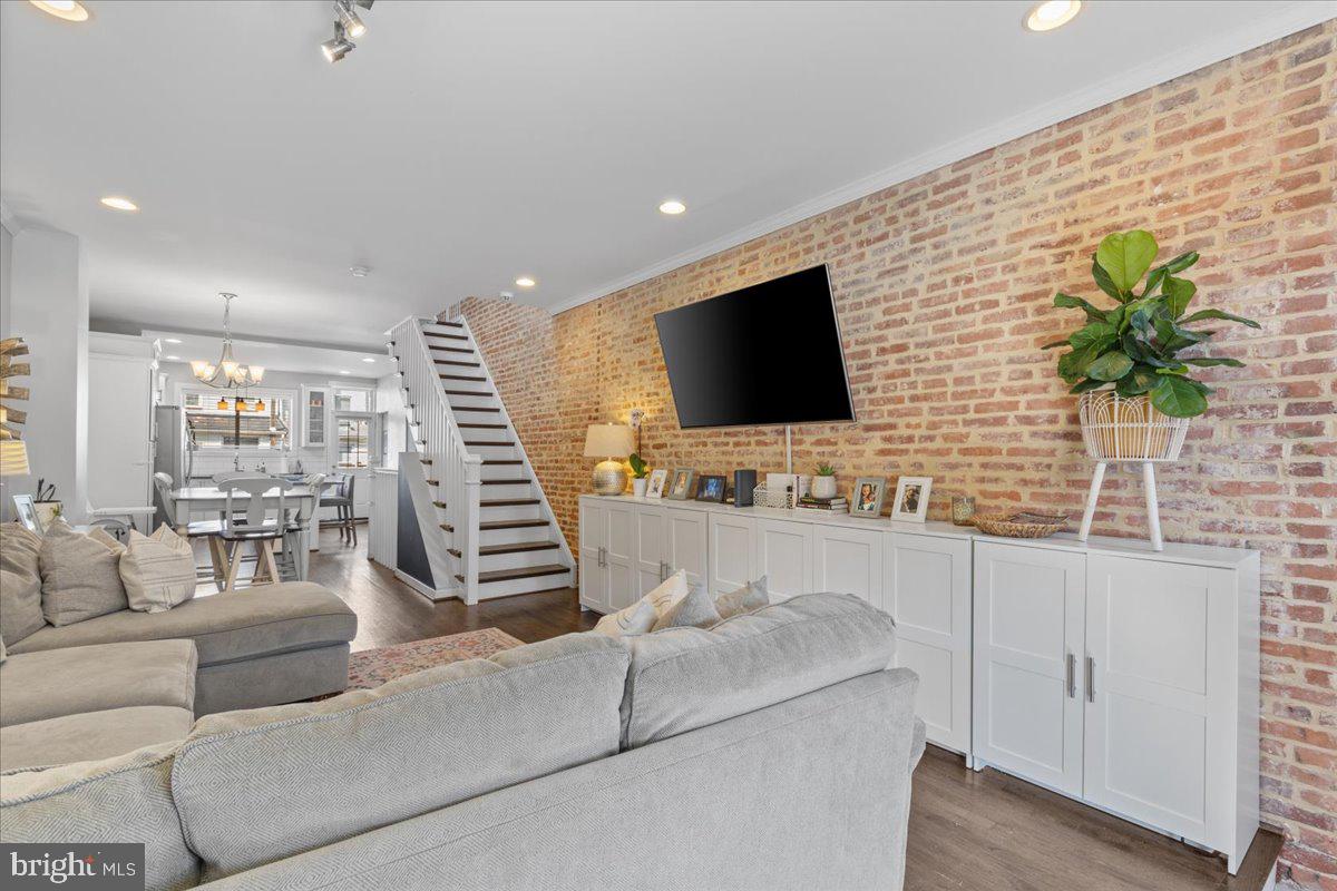 128 N Linwood Ave