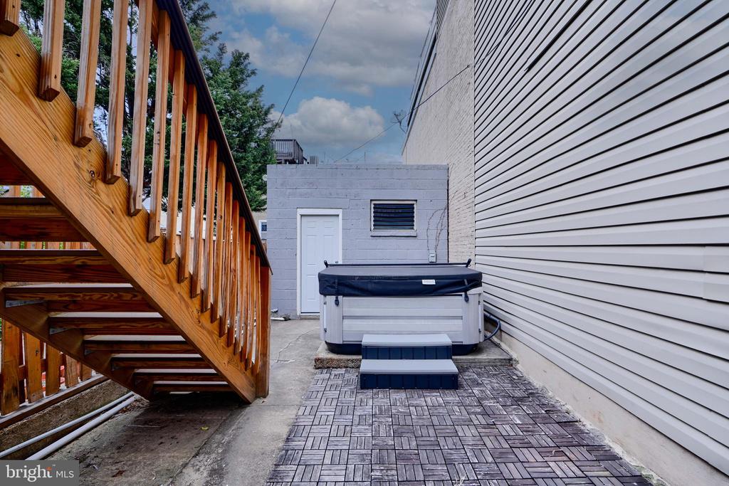 3120 Foster Ave