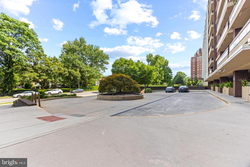 4100 N Charles St #310