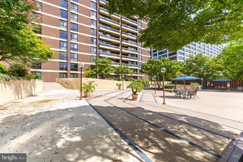 4100 N Charles St #310