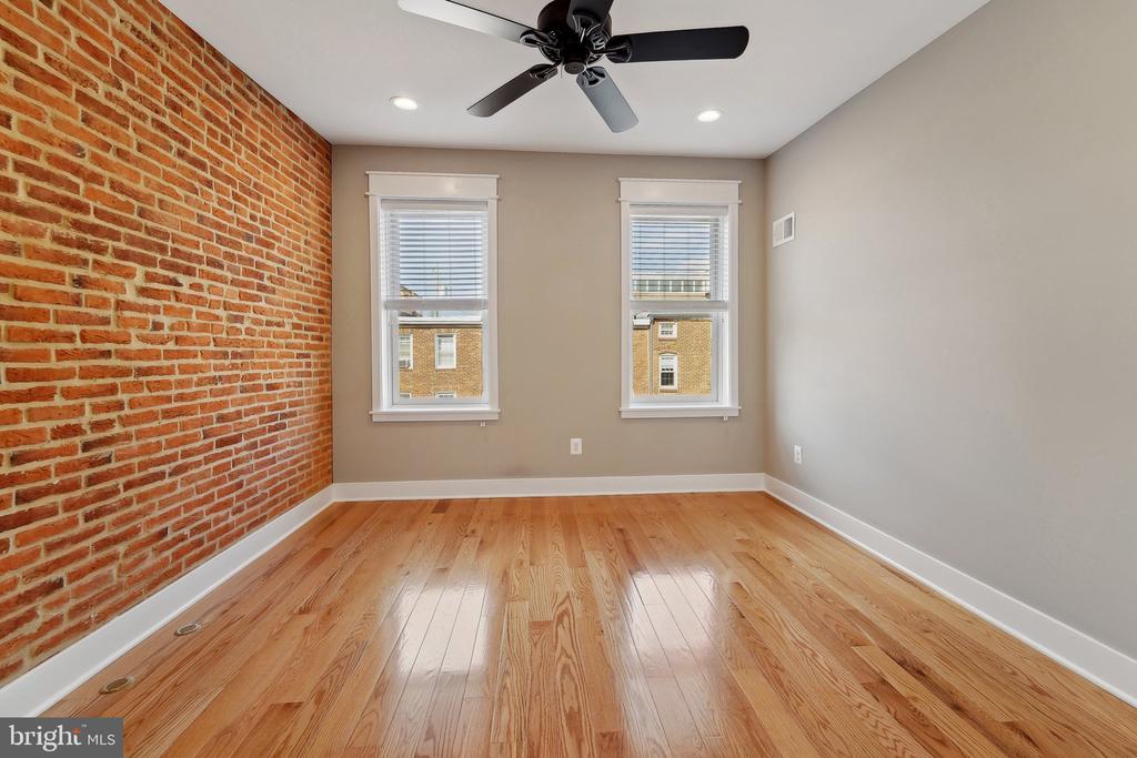 1511 William St