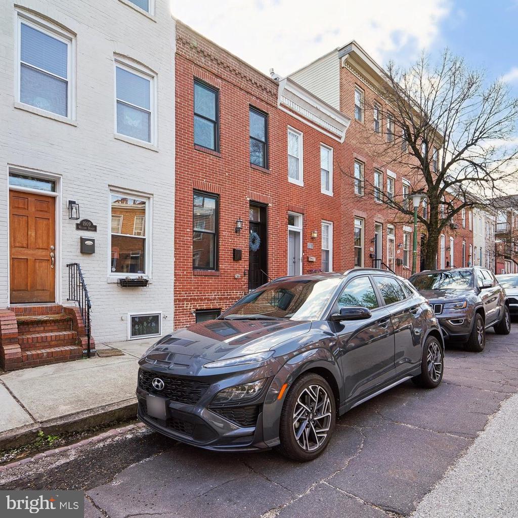 1511 William St