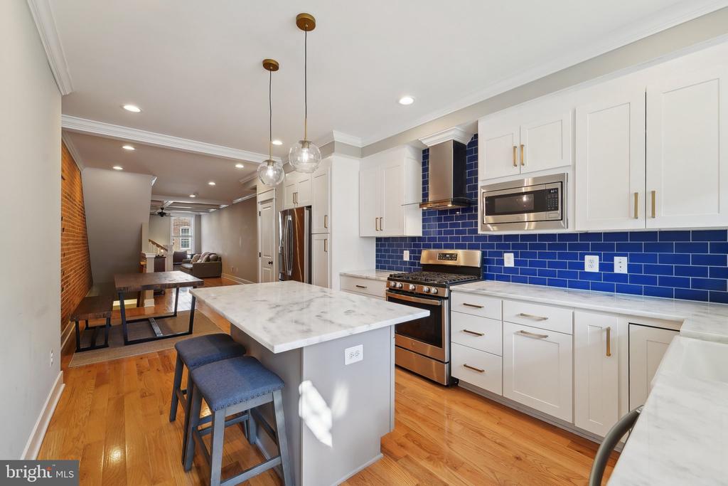 1511 William St