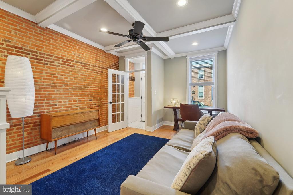 1511 William St