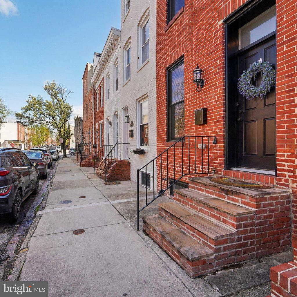 1511 William St