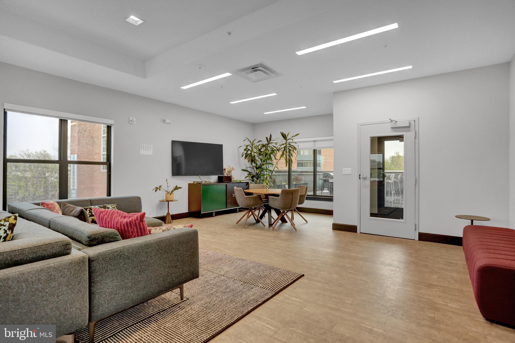 303 MCMECHEN ST #314