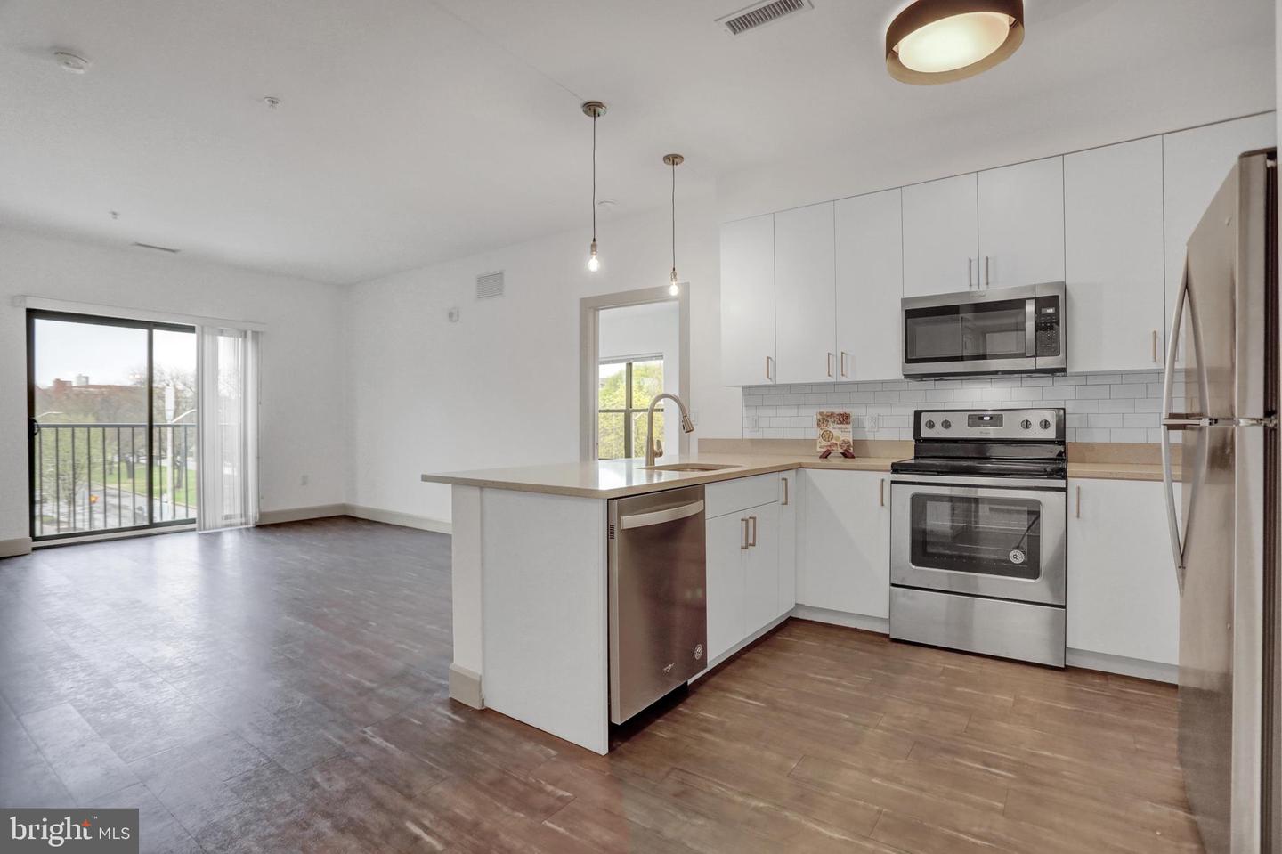 303 MCMECHEN ST #314