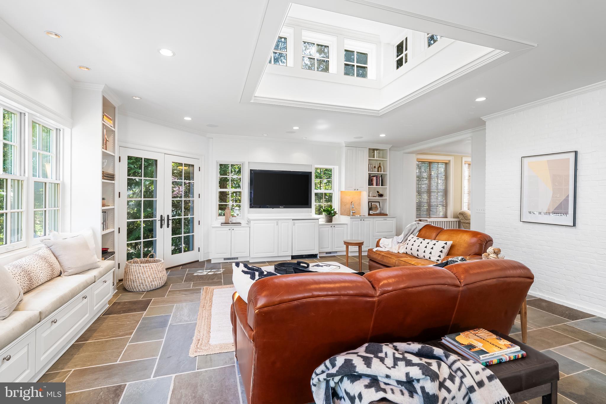 4409 Bedford Pl