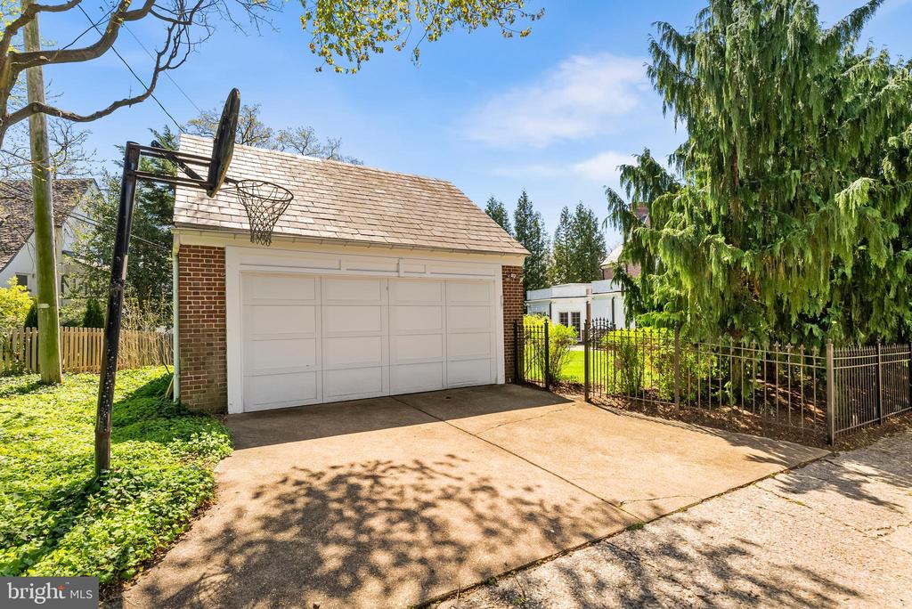 4409 Bedford Pl