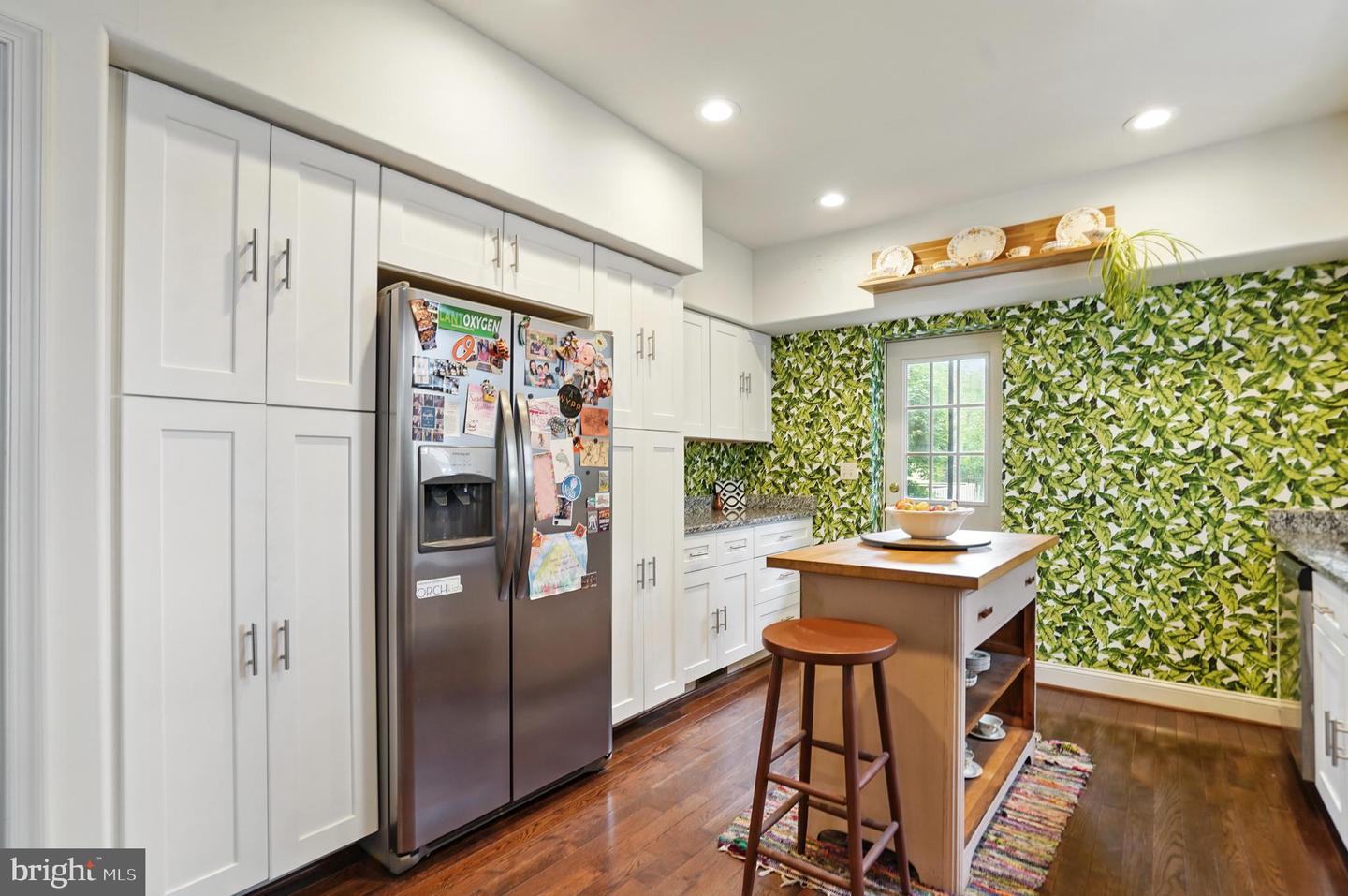 321 W LORRAINE AVE