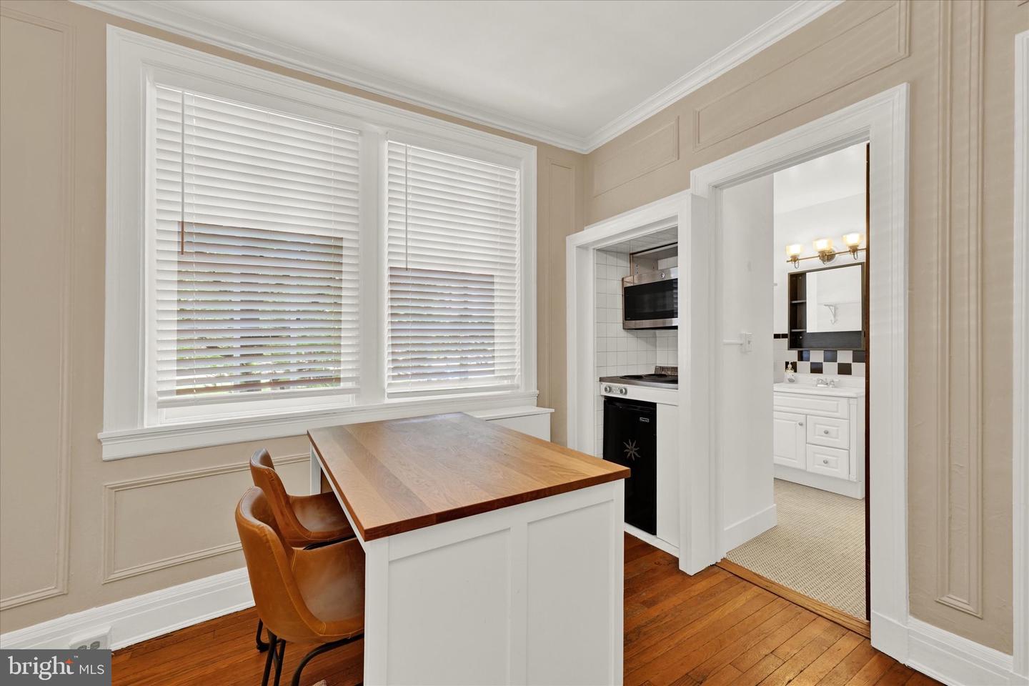 3401 GREENWAY #105
