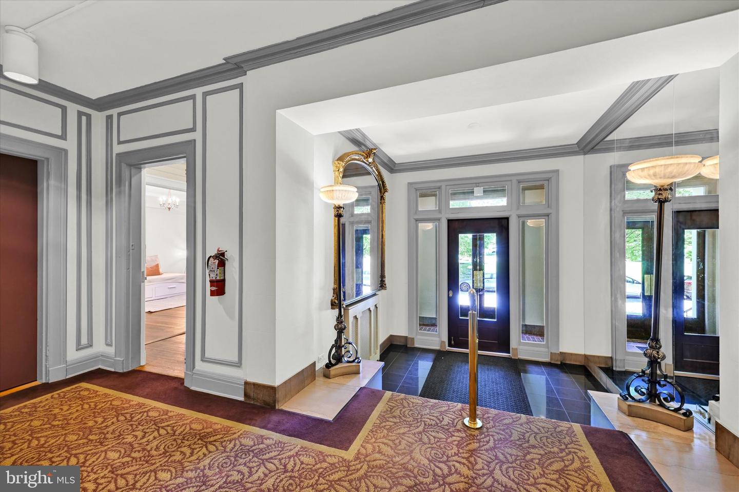3401 GREENWAY #105